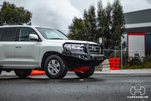 Load image into Gallery viewer, Toyota LandCruiser (2015-2021) Hamer 4x4 King series Plus bull bar for 200 Series