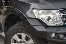 Load image into Gallery viewer, Mitsubishi Pajero (2006 to 2021) Hamer King Series Bull Bar