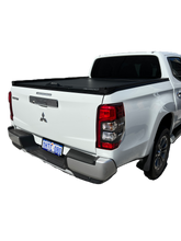 Load image into Gallery viewer, Mitsubishi Triton (2014-2019) MQ Lockable Roller Ute Tray Cover