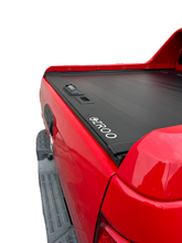 Load image into Gallery viewer, Holden Colorado (2014+) Z71 Lockable Roller Ute Tray Cover
