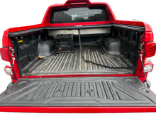 Load image into Gallery viewer, Holden Colorado (2014+) Z71 Lockable Roller Ute Tray Cover
