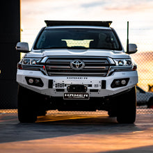 Load image into Gallery viewer, Toyota LandCruiser 200 series (2015-2020) Hamer 4x4 King Series Bullbar
