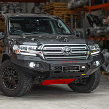 Load image into Gallery viewer, Toyota LandCruiser 200 series (2015-2020) Hamer 4x4 King Series Bullbar
