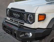 Load image into Gallery viewer, Toyota 70 Series LandCruiser 2023 onwards Hamer 4x4 King Series Bullbar
