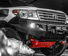 Load image into Gallery viewer, Toyota LandCruiser 200 Series (2008-2015) Hamer 4x4 King Series Bullbar
